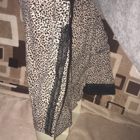 Victoria’s Secret XL animal print sleepwear top 💕 - Picture 3 of 5